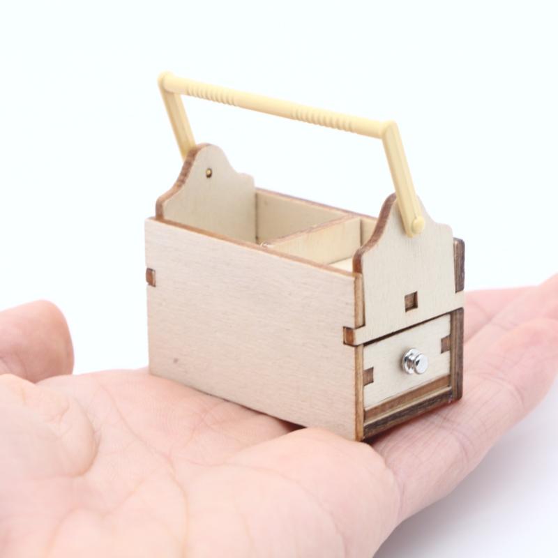 صندوق أدوات خشبي مصغر للدمى بم - مراجعة Workshop Tools Toy وسعره